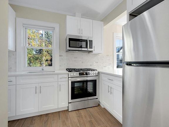5th image of 47 N High St Unit 2