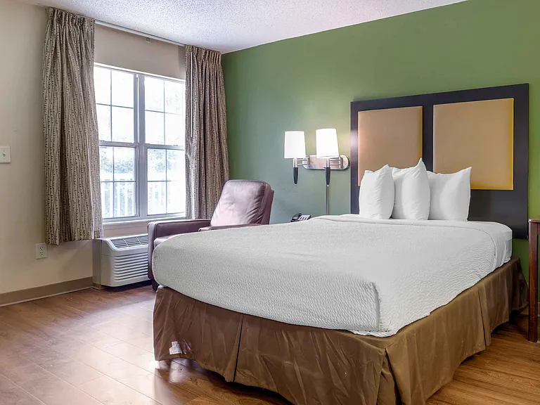 Studio Suite - 1 Queen Bed