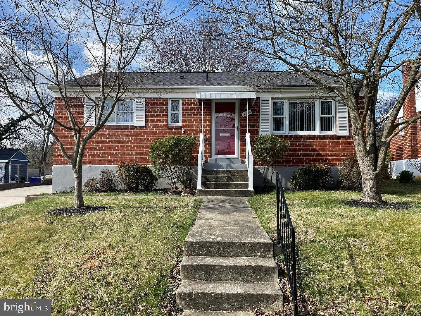 3 bed, 2.0 bath, 2158 sqft, $3,200 — Photo 3