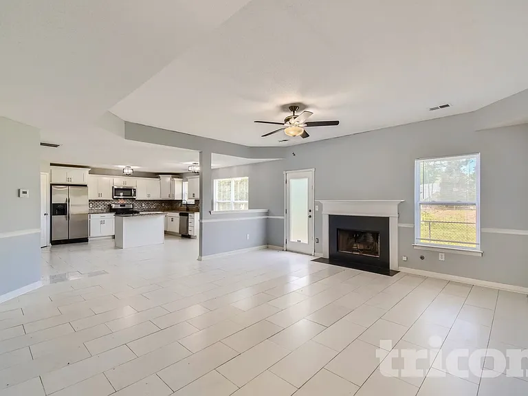 904 Ambeau Cir — Photo 3