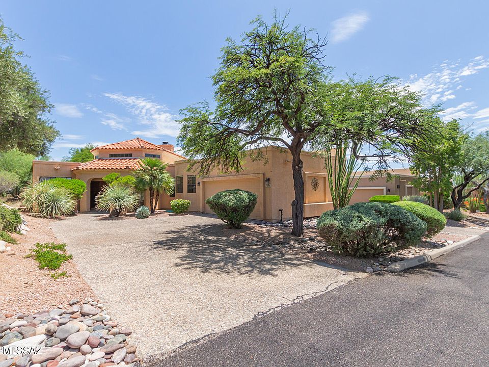 1st image of 3494 N Country Club Vista Cir