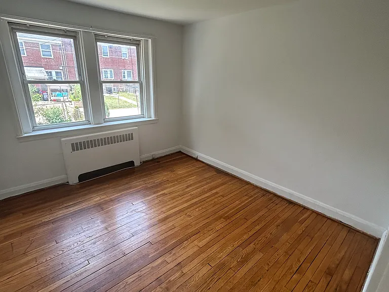 24 Enjay Ave — Photo 1