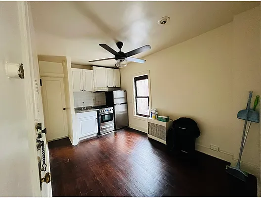 Rented by Bond New York | media 8