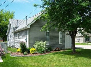 352 S Mary St, Marine City, MI 48039