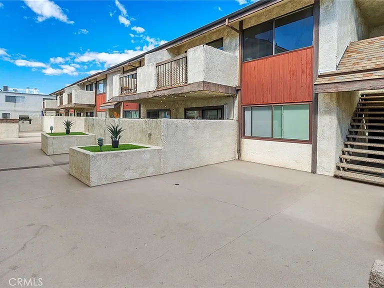 15000 Halldale Ave #213 — Photo 20
