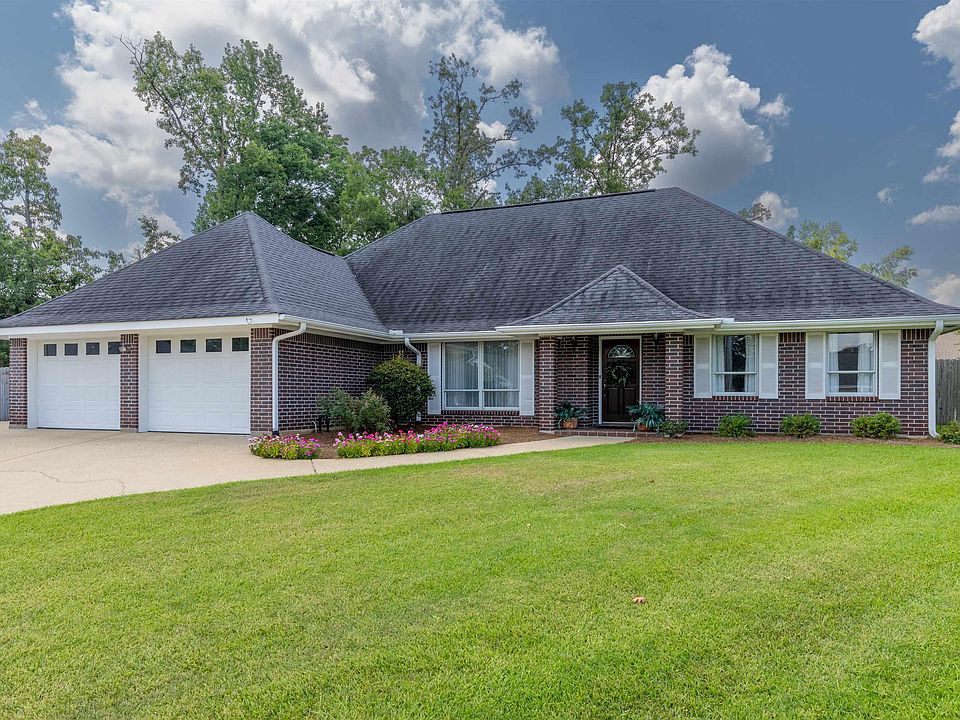 1st image of 114 Cerdan Cir