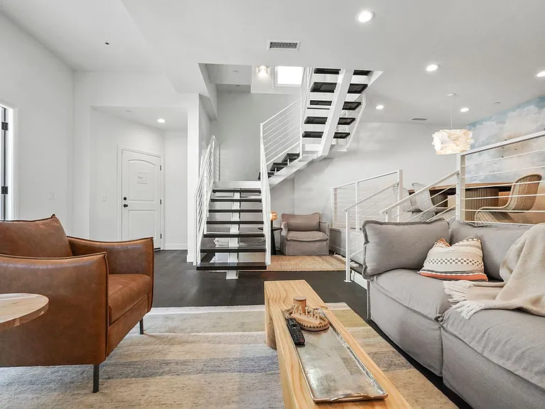 9842 Portola Dr — Photo 2