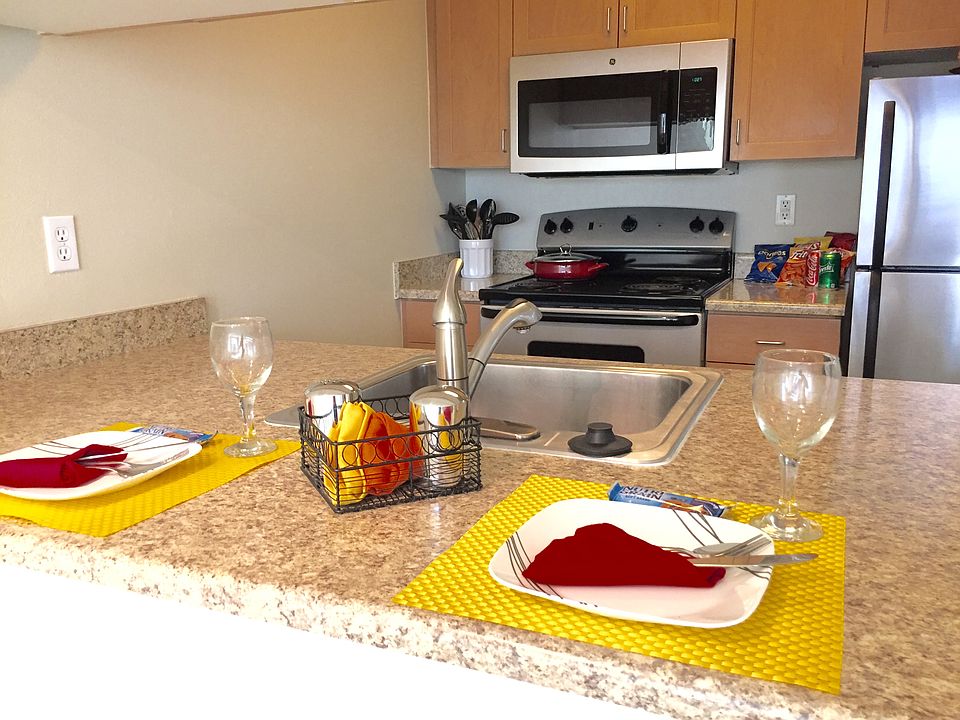 1st image of 1010 E Alder St APT 206