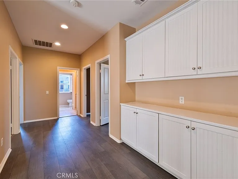 3513 W Hughes Ln — Photo 33