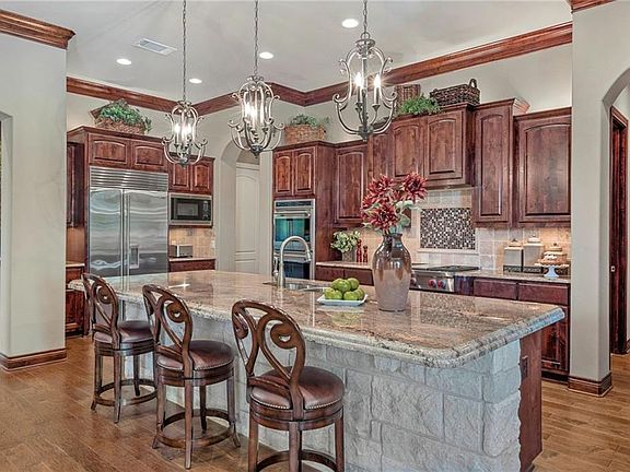 5th image of 500 W Majestic Oak Ln