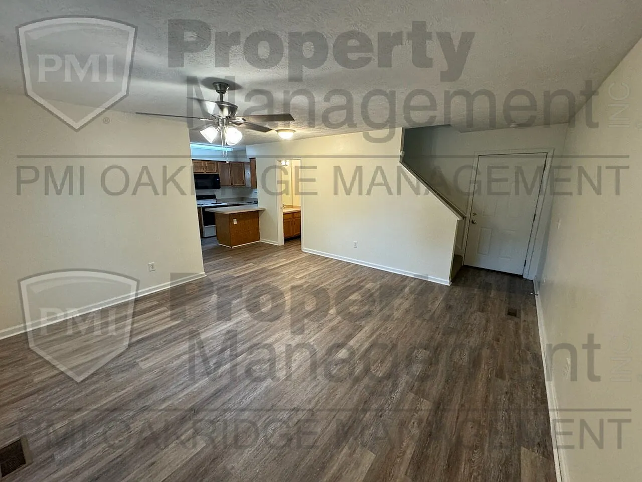 2 bed, 1.5 bath, 1050 sqft, $1,295 — Photo 2