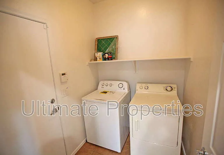 13849 W Maui Ln — Photo 11