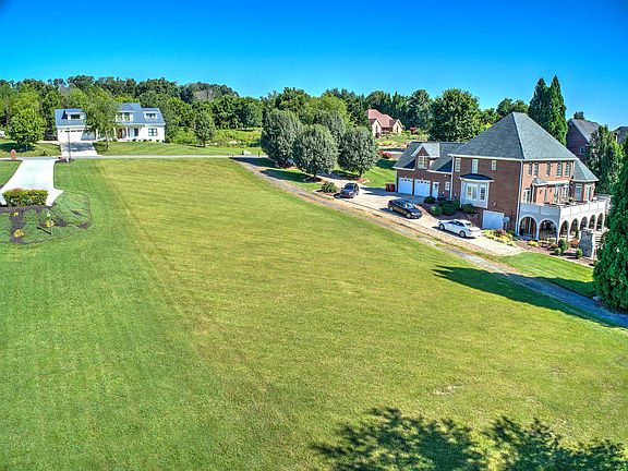 5th image of 125 Lake Harbor Dr