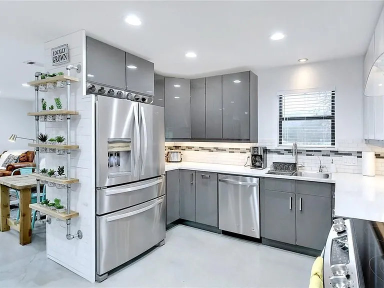 18410 Lake Terrace Dr — Photo 14