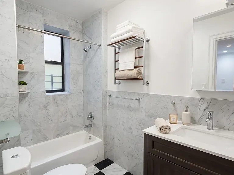 315 Lincoln Pl #4P — Photo 4