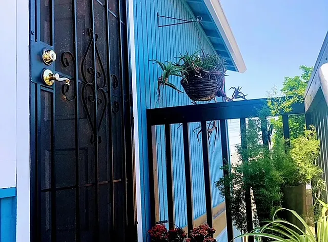 924 Georgia St — Photo 11