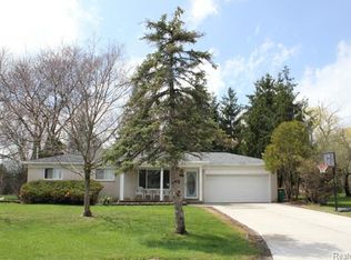 27650 Westcott Crescent Cir, Farmington Hills, MI 48334