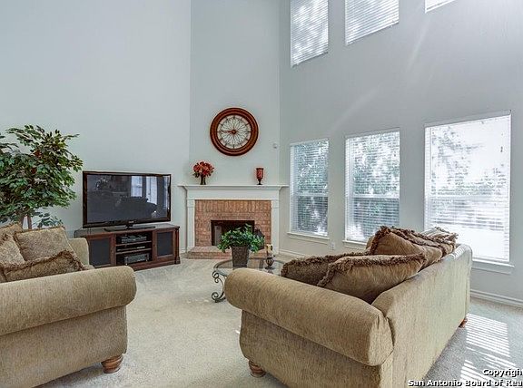 4th image of 1310 Bluff Frst