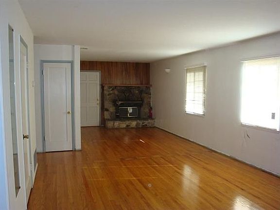 2nd image of 744 Cherrywood Ave