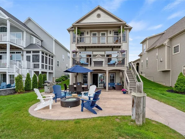 110 Harbour Town, Bridgeport, NY 13030