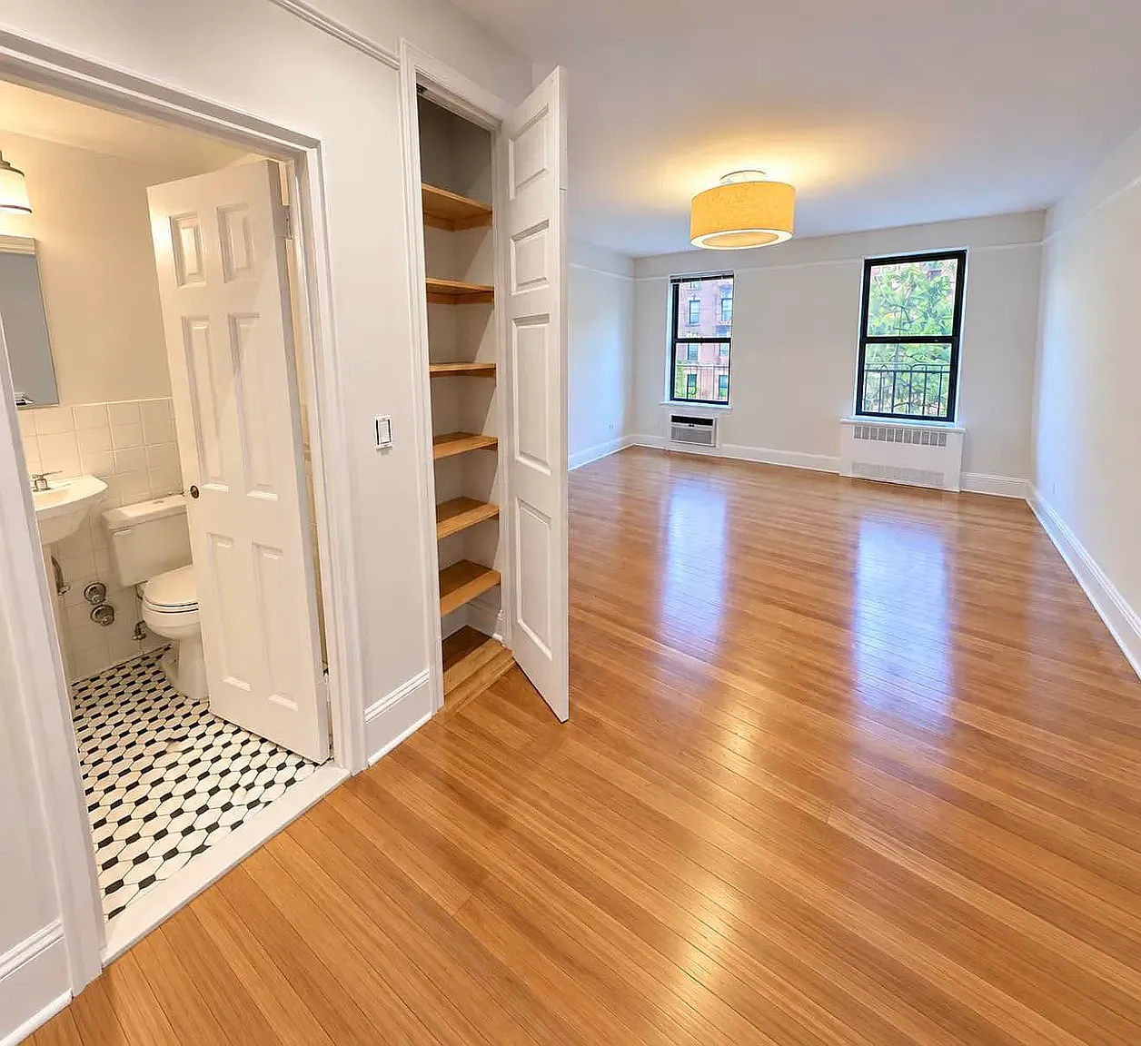 370 East 69th Street — Photo 1