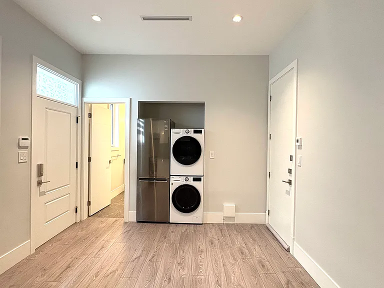 7400 Schaefer Ave #101 — Photo 2