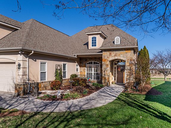2nd image of 208 Kingbird Dr