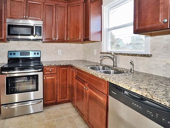 4th image of 288 Andrew Ave