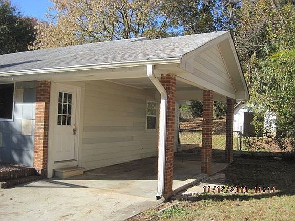 2nd image of 2100 Meadowbrook Ln SE