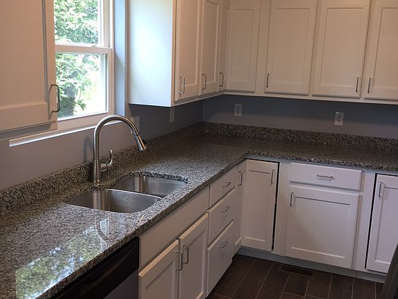 new granite tops & cabinets