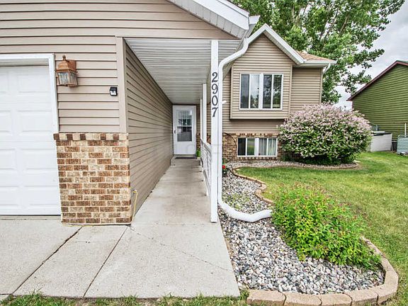 3rd image of 2907 Village Green Dr