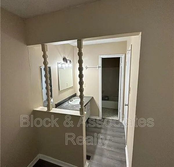 4959 Fieldcrest Dr #A — Photo 5