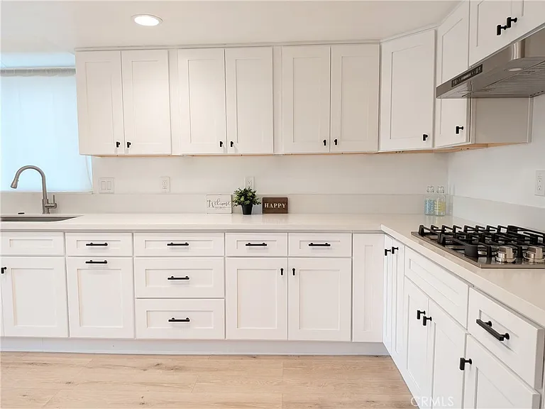 660 E Workman St — Photo 9