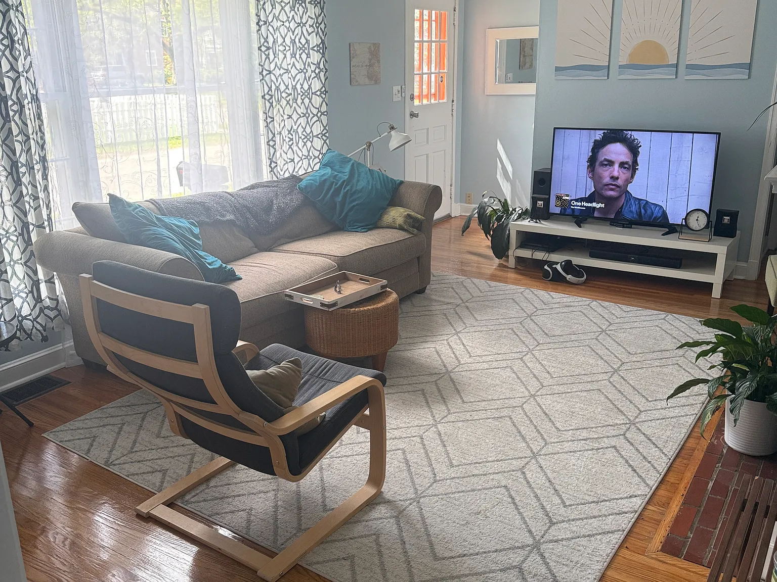 2 bed, 1.5 bath, 1150 sqft, $2,200 — Photo 2