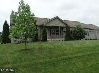 146 Camelot Dr, Chambersburg, PA 17202
