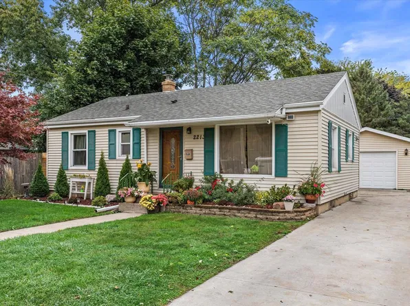 2213 Phillips AVENUE, Racine, WI 53403