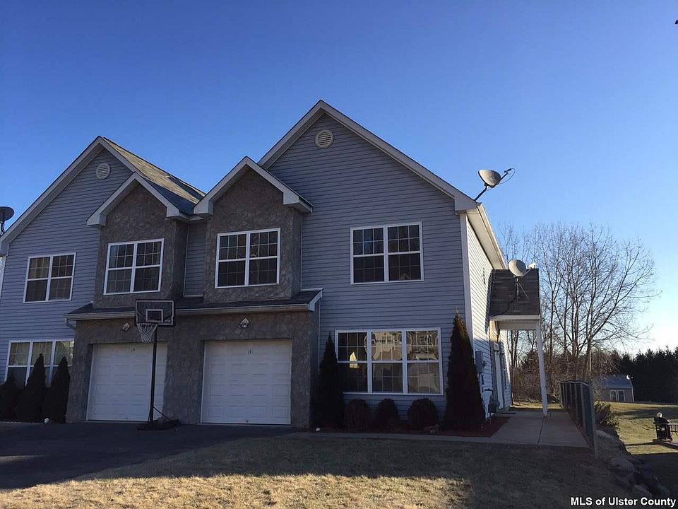 1st image of 20 Cambridge Ct