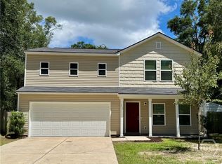 216 Anglers Edge Dr, Midway, GA 31320