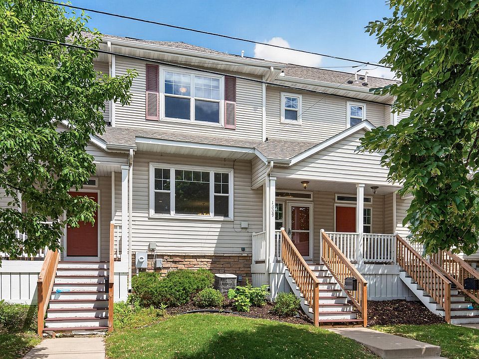 1st image of 1809 3rd St NE