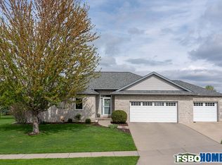 335 Fox Run, North Liberty, IA 52317