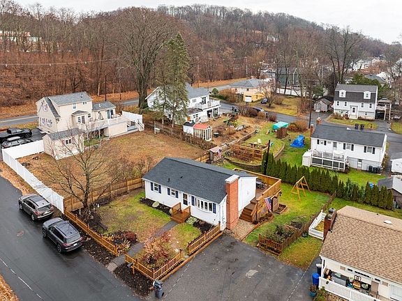 3rd image of 59 Hazen Ave