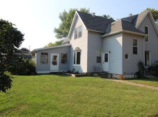 221 E Prince St, Lake Crystal, MN 56055