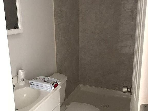 4th image of 4515 Baltimore Ave Unit 202