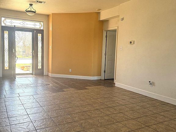 4th image of 2308 W Ray Ave