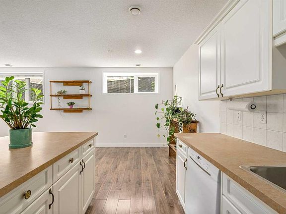 3rd image of 116 1st St W #2