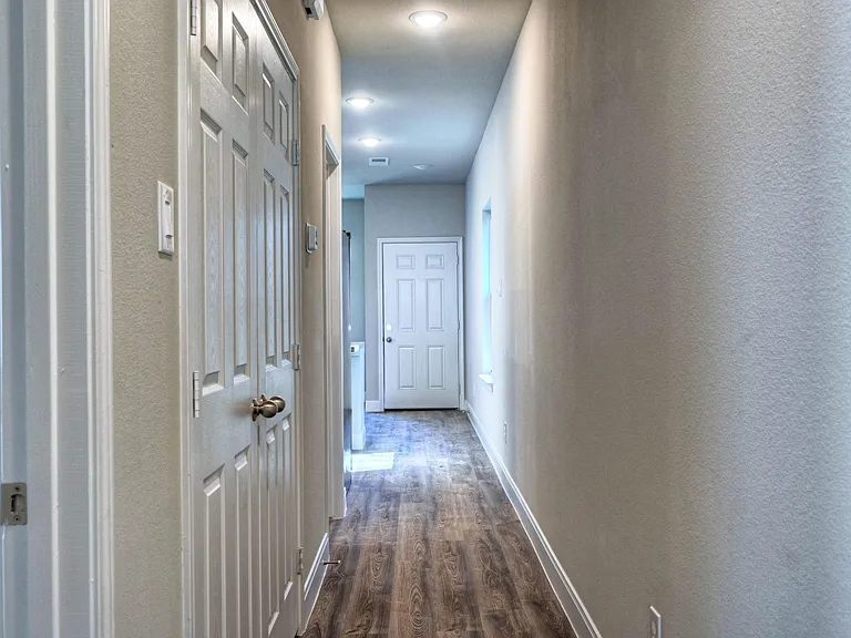 9173 Inwood — Photo 28