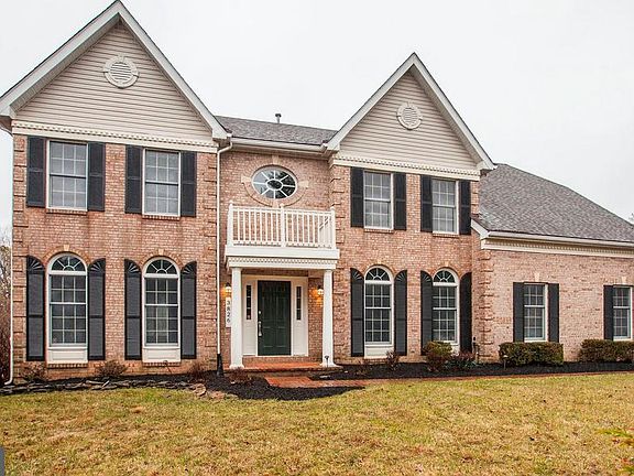 4th image of 3826 Park Lake Dr