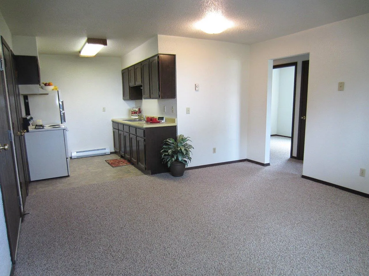 Dakota Village Apartments — Photo 3