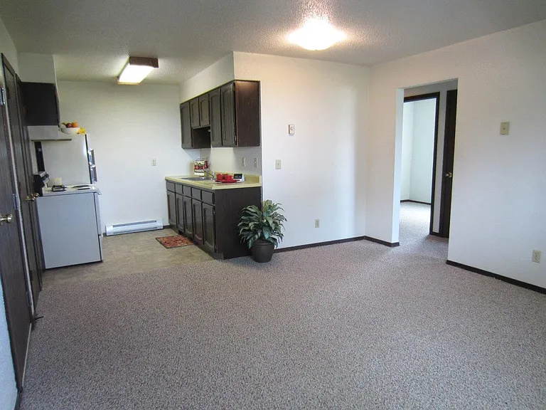 Dakota Village Apartments — Photo 3