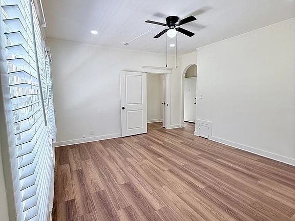 3rd image of 2805-2813A S Vermont Ave #5-2809